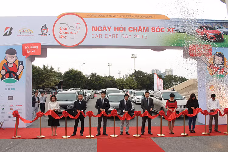 6 thương hiệu hàng đầu trong lĩnh vực ôtô là dầu nhớt Shell, ắc quy GS, hãng xe sang BMW, linh kiện phụ tùng Bosch, chăm sóc nội ngoại thất 3M và bảo hiểm Liberty chung tay đem đến dịch vụ chuyên sâu cho khách hàng tại sự kiện lần này.