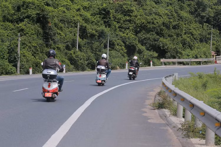 Với hành trình dài lên đến hơn 12.000km, đây cũng là một dịp để hãng Peugeot thử thách chiếc Django về độ lì và bền bỉ của chiếc xe trên một quãng đường rất dài, thử thách khả năng vận hành của chiếc xe qua những con đường hiểm trở, khó khăn hay ngập nước...