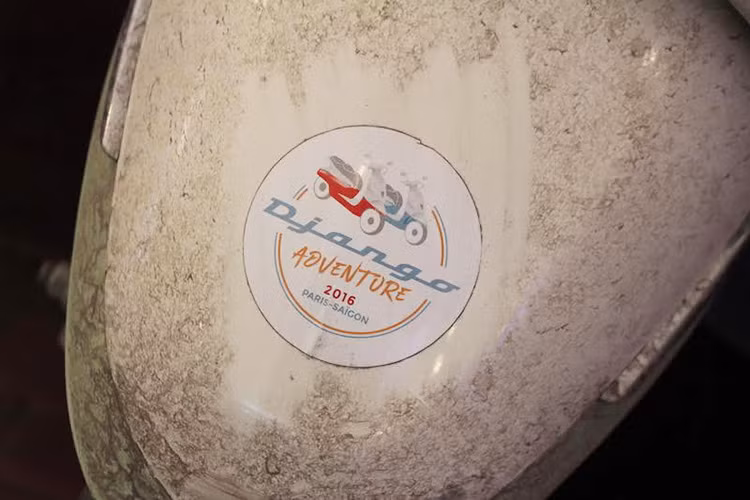 Họ cũng cho biết sự khó khăn nhất khi họ gặp phải chủ yếu ở Đông Bắc Ấn Độ, nơi có những dãi núi hùng vĩ và nhiều khu vực rừng rậm nhiệt đới. Tuy nhiên, cuối cùng mọi thứ cũng đã diễn ra suôn sẻ cho đến điểm đích cuối cùng tại Sài Gòn mà không gặp bất cứ vấn đề kỹ thuật nào với chiếc Scooters Django 125cc.