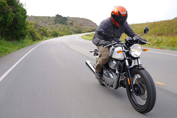 Cặp đôi xe đình đám của Ấn Độ này đang có mặt tại Việt Nam nhưng chưa được giới thiệu và bán chính thức. Thế nhưng, có nhiều tin đồn cho rằng cặp đôi này sẽ có mức giá hợp lý dưới 180 triệu đồng khi bán tại nước ta.