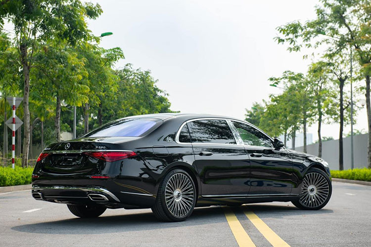 Hiện phía đại lý chính hãng đã đưa Mercedes-Maybach S-Class 2022 về Việt Nam với 2 phiên bản là S450 4Matic và S680 4Matic. Tuy nhiên mẫu xe Mercedes-Maybach S580 2022 mới không nằm trong danh sách phân phối chính hãng, vì vậy khách mua xe đều phải đặt hàng qua đơn vị tư nhân.