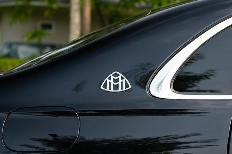 Đồng hành cùng chiếc xe siêu sang S580 thế hệ mới sẽ là hộp số 9 cấp, nhờ đó, xe tăng tốc từ vị trí xuất phát lên 97 km/h chỉ trong vòng 4,7 giây. Một số tính năng lái thú vị trên xe bao gồm; hệ thống hỗ trợ lái bán tự động cấp độ 3, đánh lái bánh sau hay hệ thống treo khí nén được phát triển đặc biệt với chế độ Maybach mang đến sự êm ái tốt nhất.