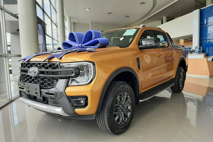 Ford Ranger tang gia, them ban Sport tai Viet Nam gia 864 trieu dong-Hinh-2