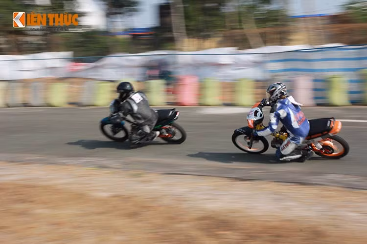 Chiều 21/2/2016, tại Trung tâm Thể dục Thể thao Quân đoàn 4, tỉnh Bình Dương, diễn ra giải đua xe máy Honda phân khúc 110 đến 125cc tranh cúp vô địch quốc gia. Tham gia giải góp mặt hơn 60 tay đua thuộc các hệ khác nhau tranh tài.