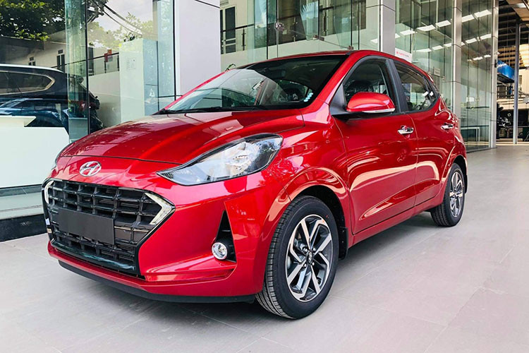Grand i10 là cái tên thứ ba của Hyundai có mặt trong top xe bán chật nhất và đứng ở vị trí thứ 8. Tháng 7/2021 vừa qua, mẫu xe hạng A này bán được 805 chiếc, giảm 18,1% so với tháng 6. Với kết quả này, nó đã bị đối thủ Vinfast Fadil bỏ khá xa. Hiện Hyundai Grand i10 2021 mới đã có mặt tại Việt Nam, đây là tín hiệu tích cực để mẫu xe này cải thiện doanh số trong tháng tới.