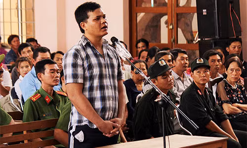 Bị cáo Đức tại toà.