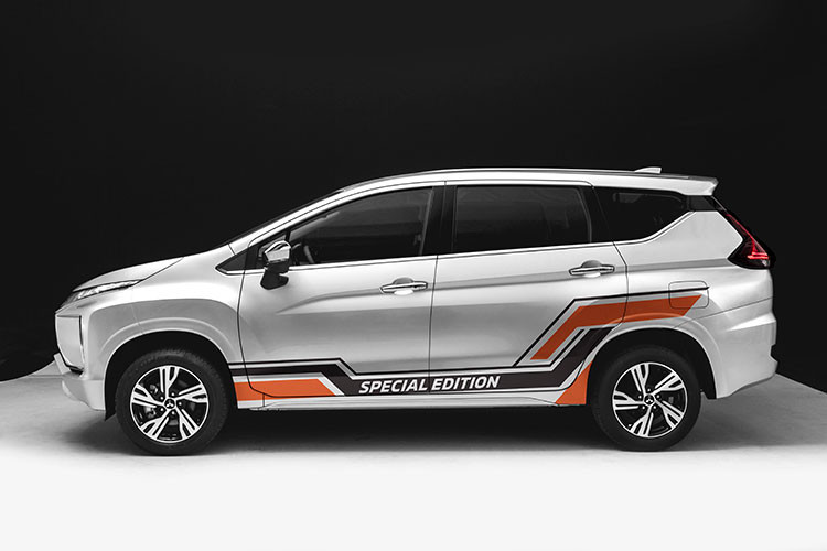 Bản đặc biệt của bộ đôi Mitsubishi Xpander 2022 đặc biệt lần này có thêm một vài thứ mới so với bản đặc biệt trước, như camera hành trình kỹ thuật số cho cả phía trước và sau, cùng bộ tem thể thao mới ở ngoài.