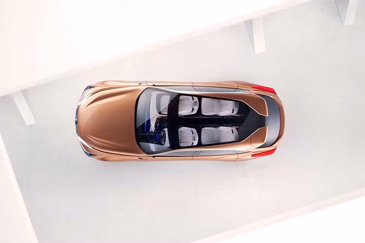 Đối với hệ thống lái, toàn bộ thông tin điều khiển và các chế độ đều được hiển thị trên tay lái, nhằm hỗ trợ tối đa giúp người điều khiển tập trung phía trước khi lái xe. Những điều chỉnh này giúp xe hoạt động trơn tru, nhẹ nhàng với hiệu suất tối đa, cũng như giảm thiểu nguy cơ xảy ra tai nạn.