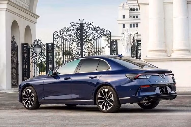 Lo xe thu cu - doi moi cua VinFast 