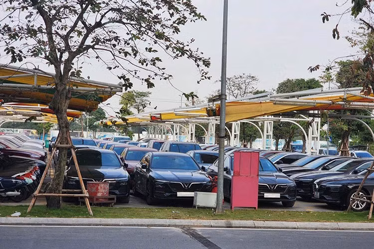 Lo xe thu cu - doi moi cua VinFast 