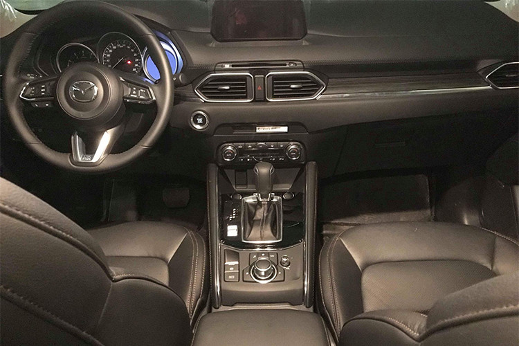 Tại thời điểm ra mắt, Mazda CX-5 mới được Thaco phân phối và lắp ráp gồm 8 màu sắc, ba phiên bản lựa chọn: Mazda CX-5 2.0L 2WD, Mazda CX-5 2.5L 2WD và Mazda CX-5 2.5L AWD với mức giá lần lượt là 879 triệu đồng, 939 triệu đồng và 989 triệu đồng. Riêng giá bản 2.0 2WD sẽ được giảm còn 859 triệu kể từ 1/1/2018.