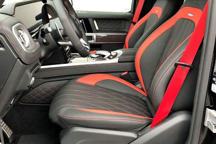 Theo thông tin từ phía nhà sản xuất Mercedes-Benz, chiếc xe chỉ mất 4,5 giây để tăng tốc từ 0-100km/h và đạt tốc độ tối đa 220km/h (có thể tăng lên thành 240km/h nếu đặt thêm gói tùy chọn AMG Driver's Package). 