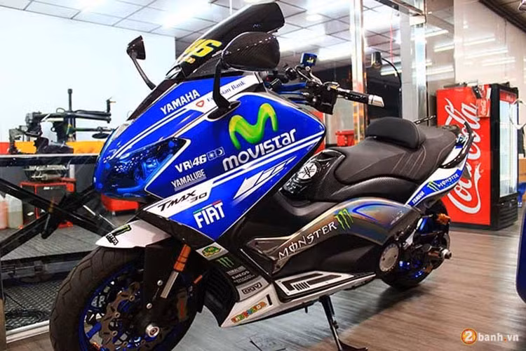 Yamaha TMAX là một chiếc xe tay ga PKL, được định vị ở phân khúc cao cấp và chủ yếu nhắm vào thị trường châu Âu. Xe sở hữu động cơ 4 thì, xi-lanh đôi có dung tích 530 phân khối, làm mát bằng dung dịch. Động cơ cho công suất tối đa 48 mã lực tại vòng tua máy 6.750 vòng/phút và mô-men xoắn cực đại 52,3 Nm tại 5.250 vòng/phút.