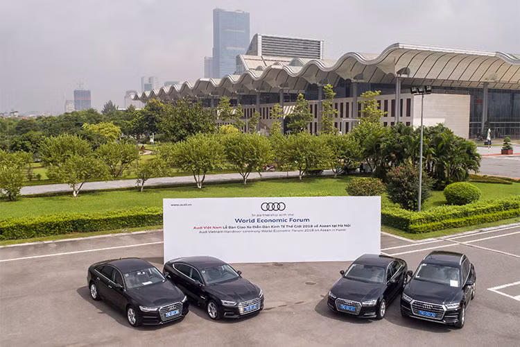 Diễn đàn Kinh tế Thế giới (WEF) về ASEAN diễn ra tại Hà Nội đã lựa chọn 55 xe sang Audi mới bao gồm; 42 xe Audi A6, 2 Audi Q5, 4 Audi A5 và 4 Audi A4 để sử dụng đưa đón các nhân vật quan trọng.