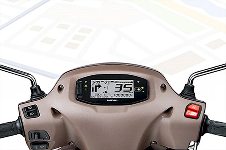 Access 125 hiện được phân phối với 3 phiên bản trong đó bản tiêu chuẩn và Đặc biệt vẫn được trang bị cụm đồng hồ analog kết hợp LCD, riêng phiên bản Connect Edition được trang bị cụm đồng hồ kỹ thuật số toàn phần.