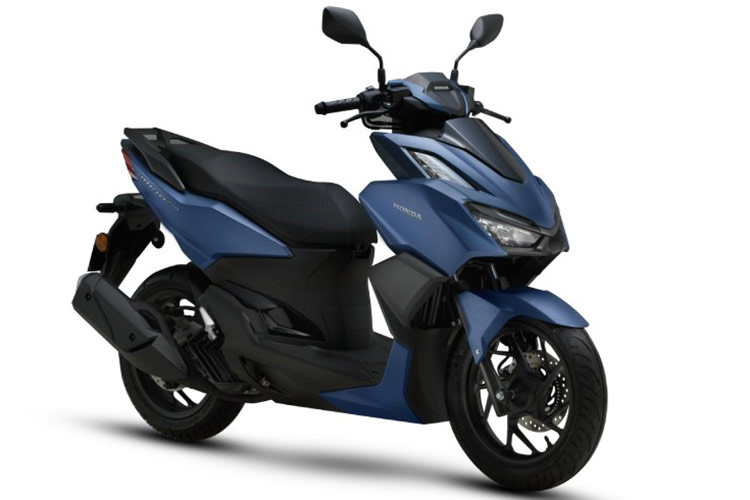 Mức giá xe Honda Vario 160 2024 tại thị trường Malaysia với mức bán lẻ đề xuất từ 10.498 RM (56,8 triệu đồng), tặng nhẹ so với phiên bản 2023 trước đó. Mức giá này chưa bao gồm thuế đường, phí bảo hiểm và đăng ký.