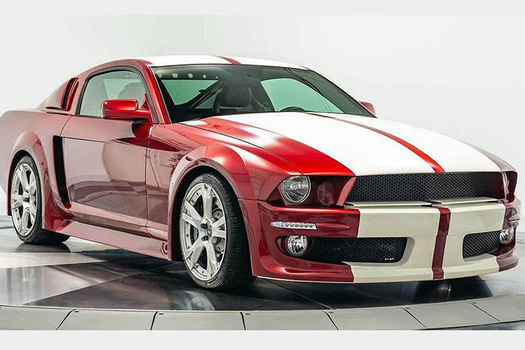 Trên thế giới, hiếm có những người chơi xe nào độ những siêu xe đỉnh cao trở nên giống các dòng ôtô cấp thấp hơn. Chính vì vậy khi chiếc Lamborghini Gallardo độ Ford Mustang có tên gọi Tractorri Custom Coupe xuất hiện, nó đã khiến nhiều người bất ngờ và ngạc nhiên.