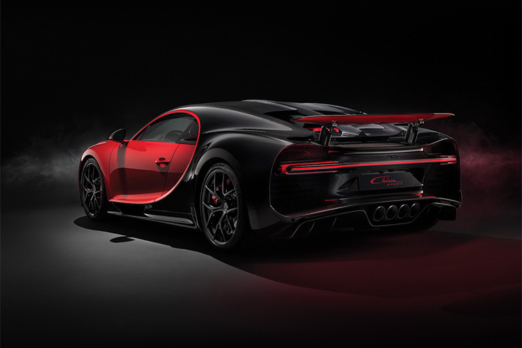 Bugatti cho biết Chiron Sport có khả năng xử lý gọn gàng khi vào cua với tốc độ cao lên đến 200 km/h, đó là sự khác biệt đối với phiên bản thường. 
