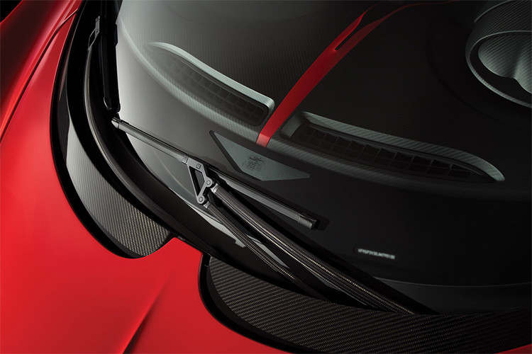 Trước đó, giám đốc bộ phận tiếp thị của Bugatti cũng đã khẳng định rằng thương hiệu sẽ không có một phiên bản Grand Sport dành cho Chiron.