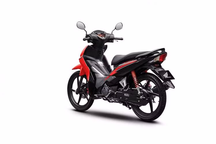 Mặt nạ trước của xe máy Honda Wave RSX FI 2024 được thiết kế với biểu tượng hình chữ V, kết hợp cùng đèn xi-nhan hoàn toàn mới.