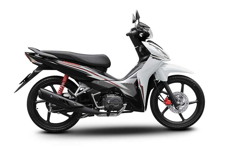 Wave RSX FI 2024 tiếp tục được trang bị động cơ 110cc, 4 kỳ, xi-lanh đơn, phun xăng điện tử PGM-FI đáp ứng tiêu chuẩn khí thải Euro 3. Đặc biệt, hệ thống phun xăng điện tử PGM-FI được trang bị trên tất cả phiên bản, cung cấp lượng nhiên liệu phù hợp với từng điều kiện vận hành.