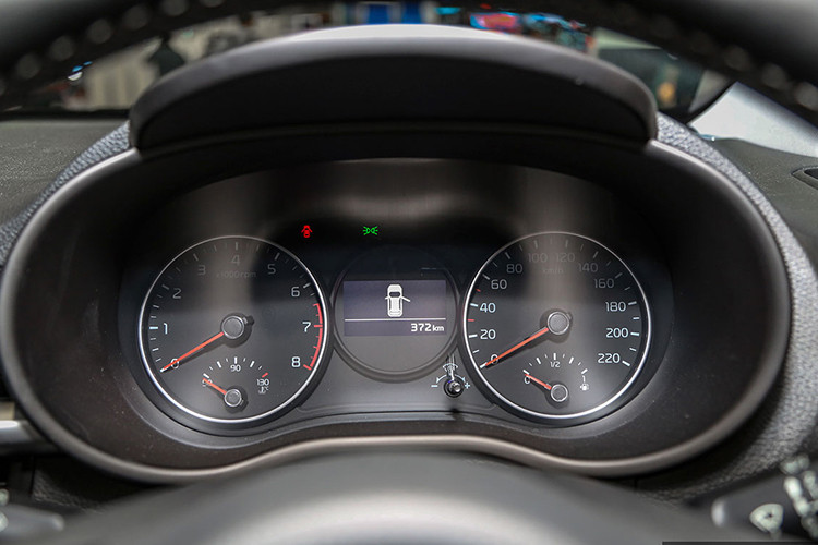 Các trang bị an toàn tiêu chuẩn của Kia Picanto phiên bản nâng cấp cho 2019 gồm có hệ thống 6 túi khí, phanh ABS, phân phối lực phanh điện tử EBD, hỗ trợ phanh khẩn cấp, cân bằng điện tử, hỗ trợ khởi hành ngang dốc và dây an toàn trẻ em ISOFIX phía sau.