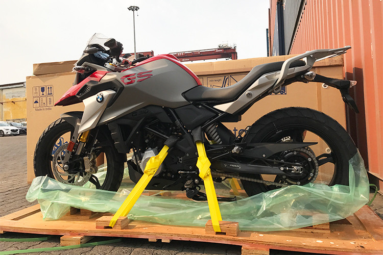 Động cơ cho công suất tối đa 34 mã lực cùng với mô-men xoắn cực đại 27,9 Nm. Theo BMW, là một sản phẩm toàn cầu và hướng chủ yếu tới các thị trường đang phát triển, chiếc xe có thể sử dụng được mọi loại xăng. Ngoài ra, động cơ còn kết hợp với hộp số 6 cấp và hệ truyền động dây đai với vòng tua máy cực đại 10.500 vòng/phút.