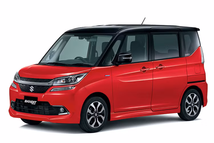 Xe sở hữu động cơ K12C Dual Jet có dung tích 1,2 lít, xe có khả năng sản sinh công suất 89,7 mã lực và mô-men xoắn cực đại 118 Nm, đi kèm với đó là loại hộp số vô cấp CVT.