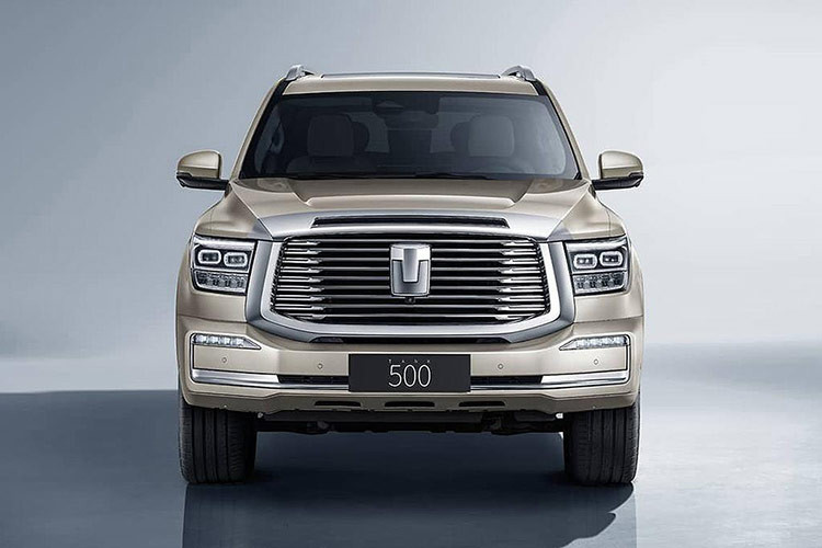 Tank 500 sở hữu kích thước tương đương với mẫu xe Toyota Land Cruiser. Kích thước tổng thể dài x rộng x cao lần lượt là 5.078 x 1.934 x 1.905 (mm) và chiều dài cơ sở đạt 2.850 mm. Thông số này nhỉnh hơn so với mẫu SUV 7 chỗ Toyota Fortuner.