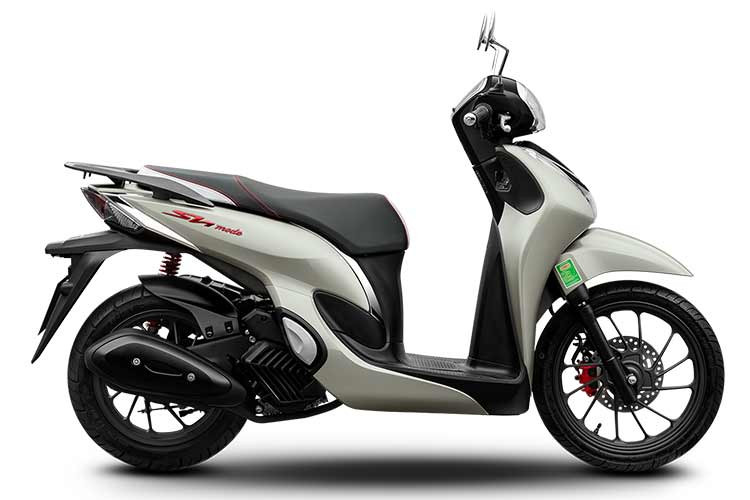 Mẫu xe ga Honda Sh mode 125cc sở hữu thiết kế tổng thể nhỏ gọn đặc trưng hình chữ S với phong cách châu Âu thanh lịch và quyến rũ cùng độ cao yên phù hợp. Đường vân họa tiết dốc màu tạo nên hiệu ứng bề mặt ấn tượng khi ánh sáng chiếu tới, tô điểm thêm cho hình ảnh cao cấp và sang trọng của xe.