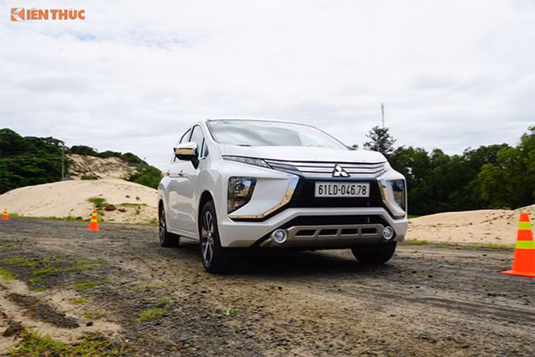 Mitsubishi Xpander được mở bán tại thị trường Việt Nam từ tháng 9/2018, mặc dù mới chỉ “chân ướt chân ráo” đặt chân đến Đất nước hình chữ S nhưng nó đã nhanh chóng chứng minh được giá trị của mình với 1.295 xe được bán ra trong tháng 1/2019, gấp 3 lần so với tháng 12/2018. Xpander cũng là một trong số những mẫu xe 7 chỗ rẻ nhất Việt Nam.