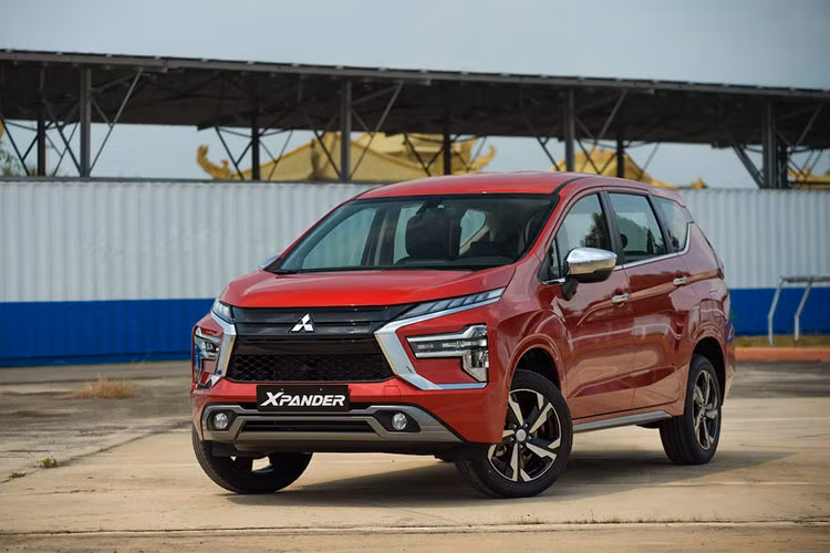 Hon 1.700 xe Mitsubishi Xpander den tay khach Viet, bat chap thang 