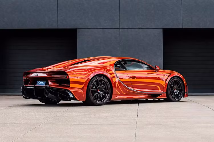 Chiếc xe được mệnh danh là 'Coup de Foudre' , hay "sét đánh" bởi những đường sơn xanh giống sét đánh trên bầu trời đêm. Nhưng ngoài ra, "Coup de Foudre" cũng là từ lóng trong tiếng Pháp để chỉ tình yêu sét đánh từ cái nhìn đầu tiên.