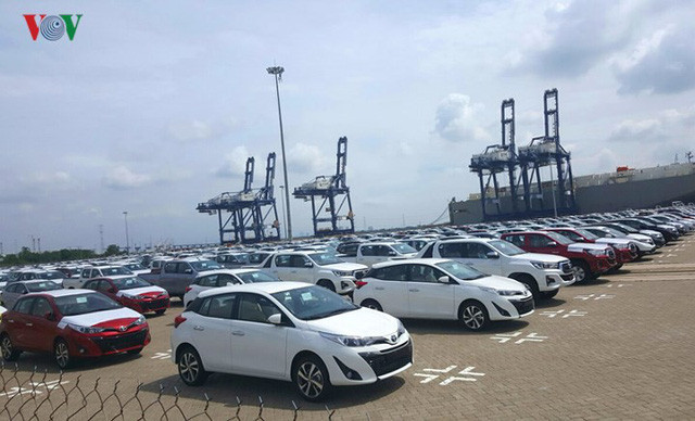 Ngoài 153 xe được xuống cảng Hiệp Phước thì số xe tương đương còn lại sẽ cập cảng ở Hải Phòng. Như vậy, lượng xe Toyota về Việt Nam đợt này chỉ có nguồn gốc xuất xứ từ Thái Lan, còn Toyota Fortuner hay Wigo sẽ về sau do nhập khẩu từ Indonesia.