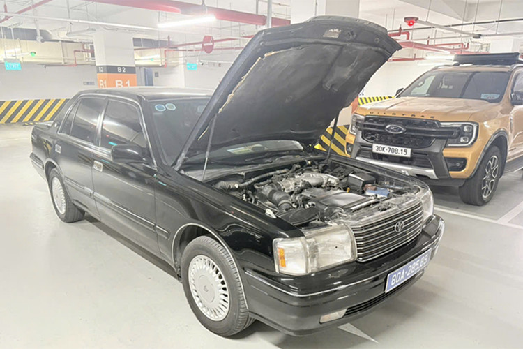 Tuy nhiên, theo thông tin hiển thị trên hệ thống đấu giá, hai chiếc Camry bị hủy đấu giá, trong khi hai chiếc Toyota Crown đấu giá thành công. Theo dữ liệu từ đơn vị tổ chức, chiếc Toyota Crown mang biển kiểm soát 80A-285.89 có giá khởi điểm 471 triệu đồng và được đấu giá thành công với mức 495 triệu đồng, cao hơn giá khởi điểm 24 triệu đồng.