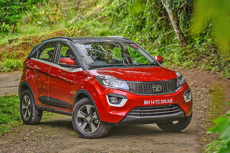 Tại Ấn Độ, giá xe Tata Nexon XMA bản máy xăng khoảng 7.50 lakh INR (khoảng 251 triệu đồng), trong khi động cơ diesel có giá 8.53 lakh (khoảng 286 triệu đồng). Với thiết kế trẻ trung không kém phần sang trọng cùng mức giá khá “mềm” so với các đối thủ trong cùng phân khúc.