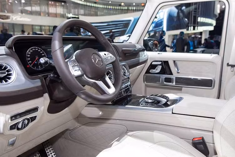 Tại thị trường Đức, gói Night Package sẽ chỉ được cung cấp cho dòng xe AMG. Ngoài ra, các trang bị này cũng sẽ không được có mặt trên chiếc G-Class màu đen mới ra mắt tại triển lãm ôtô Bắc Mỹ 2018 vừa qua.