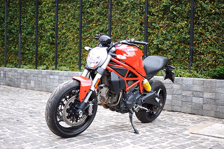 Có vai trò "lôi kéo" một thế hệ Ducatisti (những người yêu Ducati) mới đến với thương hiệu, Ducati Monster 797 mới sẽ thay thế cho phiên bản 795 để trở thành chiếc Monster giá rẻ nhất hiện nay. Ra mắt lần đầu tại Triển lãm EICMA từ tháng 11/2016, trải qua gần 2 năm trên thị trường, tuy nhiên sức hút của "quỷ nhỏ" nhà Ducati vẫn chưa hề giảm sút.