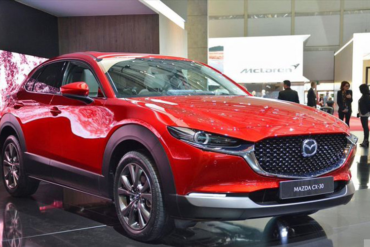  Mazda CX-30: 229 xe Tháng 11/2023 tiếp tục đánh dấu sự tăng trưởng của Mazda CX-30. Mẫu xe này đạt doanh số 229 xe, tăng 10%. Thế nhưng, doanh số của mẫu xe nhà Mazda vẫn khá khiêm tốn nên chưa thể thay đổi thứ hạng trong phân khúc. 