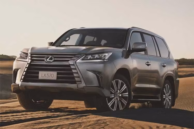Có mặt trên thị trường Malaysia với giá bán 923.960 ringgit (235.000 USD, hay 5,4 tỷ đồng) vào năm 2015, mẫu xe sang Lexus LX570 hiện có giá chỉ còn 850.000 ringgit (4,9 tỷ đồng), giảm gần 74.000 ringgit (hơn 18.000 USD hay 430 triệu đồng), trang bị không có gì thay đổi.