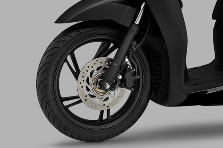 Điểm nâng cấp tiếp theo trên Honda SH thế hệ mới là bộ tính năng kết nối Bluetooth trên SH 150i đi kèm với ứng dụng My Honda+ (sử dụng trên thiết bị Apple iOS và Google Android) như xe tay ga cao cấp SH 350i để thông báo cuộc gọi, tin nhắn SMS/SNS trên màn hình đồng hồ xe. 