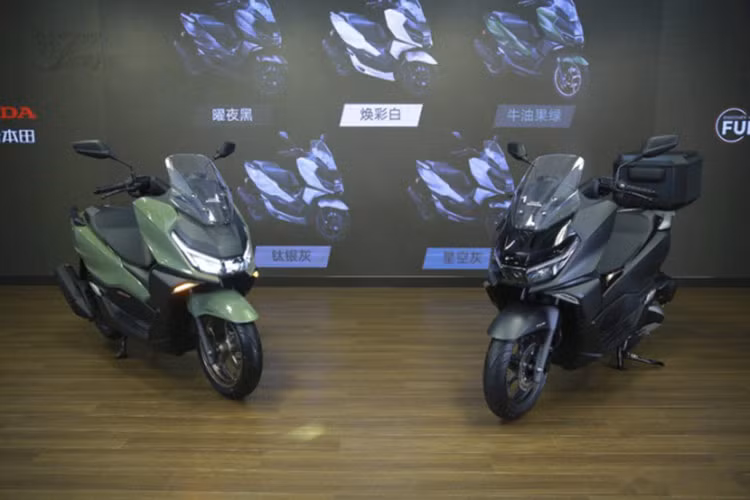 Trong bối cảnh các hãng xe liên tục tung ra những mẫu xe mới để giành thị phần trong phân khúc xe tay ga trên 150 phân khối, Honda đã quyết định tăng cường sức mạnh với sự xuất hiện của Honda NS150GX 2025 mới.