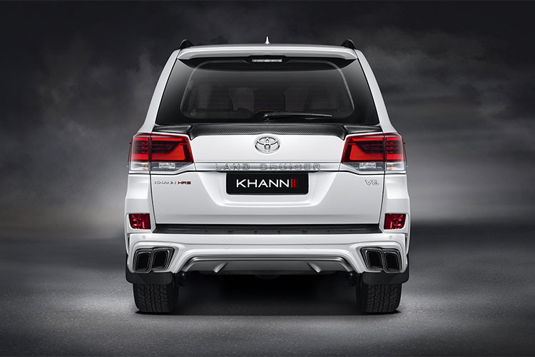 Đáng tiếc là KHANN Design chỉ dừng ở mức "tút tát" ngoại thất của Toyota Land Cruiser 2018. Do đó, Toyota Land Cruiser độ của KHANN Design vẫn sử dụng động cơ xăng V8, hút khí tự nhiên, dung tích 4,6 lít, sản sinh công suất tối đa 304 mã lực và mô-men xoắn cực đại 439 Nm.