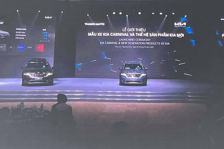 KIA Việt Nam hôm nay 9/10/2021 đã chính thức cho ra mắt phiên bản nâng cấp của chiếc MPV KIA Sedona nhưng với tên gọi là KIA Carnival 2022 mới để đồng bộ về thương hiệu với KIA toàn cầu. Tuy nhiên, điểm thú vị là nhà phân phối THACO lại đặt KIA Carnival vào phân khúc SUV đô thị trong khi trước đây KIA Sedona được định hướng là một mẫu xe hàng đầu phân khúc MPV.