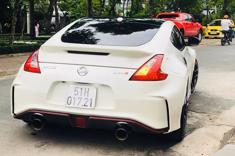Nissan 370Z NISMO là một phần nhỏ trong câu chuyện thành công của dòng xe thể thao Z-car của Nissan đến nay đúng 50 năm từ khi khởi đầu vào năm 1969 với mẫu xe Fairlady Z/Datsun 240Z. 5 thế hệ của dòng xe đã duy trì được tinh thần thể thao hiệu suất cao, thiết kế ít lỗi mốt và có thể lái xe tiện dụng hàng ngày.
