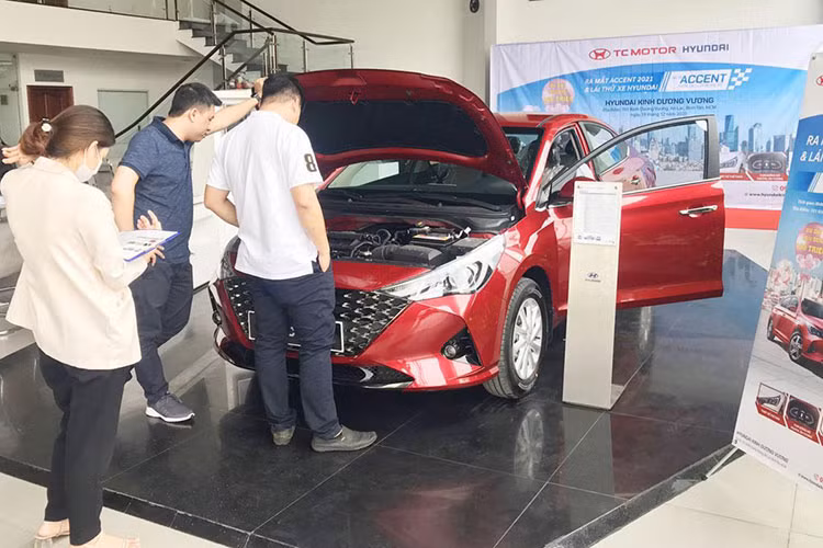 Sau Toyota Vios, den luot Hyundai Accent tai Viet Nam giam gia