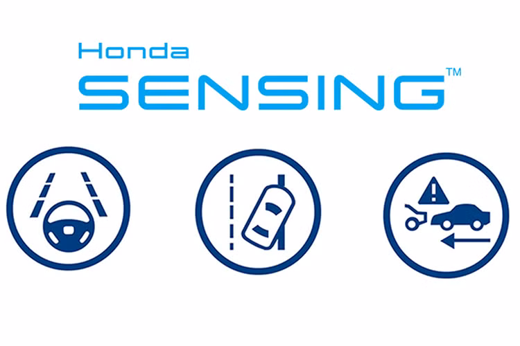 Về trang bị an toàn, nhìn hình ảnh phiên bản cao cấp có thể thấy CR-V facelift tại Việt Nam sẽ được trang bị gói Honda SENSING, gói trang bị này bao gồm: Đèn pha tự động điều chỉnh chùm sáng cao, Hỗ trợ giữ làn &amp; cảnh báo chệch làn đường (LKAS), Hệ thống cảnh báo va chạm với người đi bộ và hỗ trợ phanh khẩn cấp (CMBS), Kiểm soát hành trình thích ứng với tốc độ thấp (ACC with LSF).