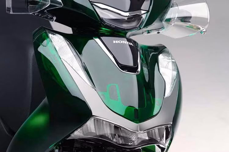 Theo hãng xe Honda cho biết, quá trình sản xuất ra bộ vỏ Honda SH Vetro đặc biệt này giúp giảm thải lượng CO2 ra môi trường ít hơn 9,5%.