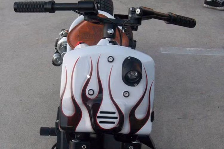 Với nhà đồng sáng lập và cũng là giám đốc hiện tại - Tony Lac, từ khi thành lập vào năm 2007 đến này công ty này đã nhận được hàng nghìn đơn đặt hàng khắp thế giới nhờ thiết kế sáng tạo và gu chơi cá tính.