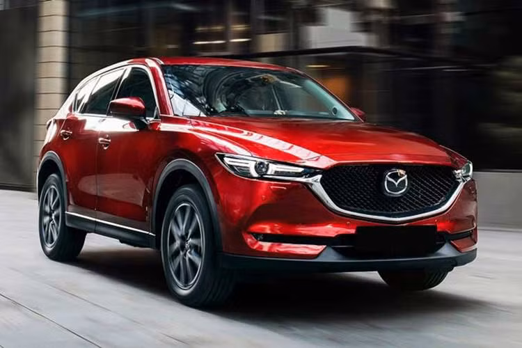 Tại thị trường Nhật Bản, giá xe Mazda CX-5 2019 được công bố khởi điểm từ 2,57 triệu Yên (khoảng 534 triệu đồng). Xe sẽ tiếp tục cạnh tranh với những đối thủ quen thuộc như Honda CR-V hay Nissan X-Trail.